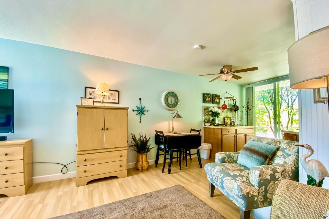 Waterside Suites Saugatuck Esterno foto