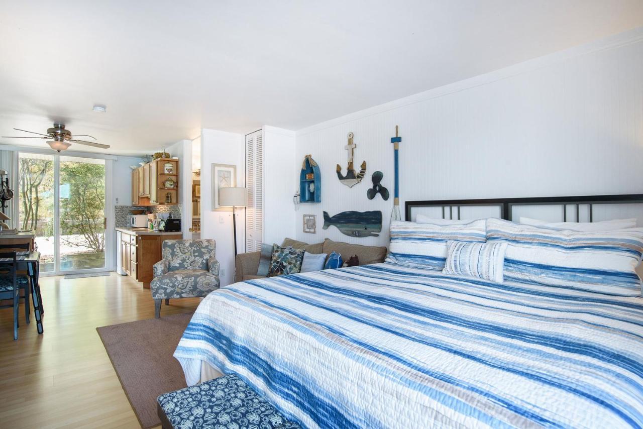 Waterside Suites Saugatuck Esterno foto
