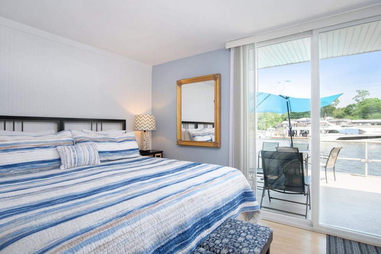 Waterside Suites Saugatuck Esterno foto