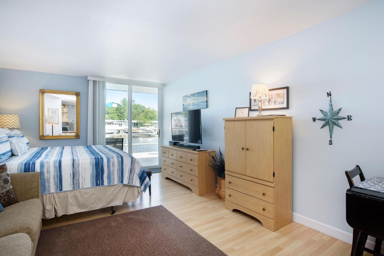 Waterside Suites Saugatuck Esterno foto
