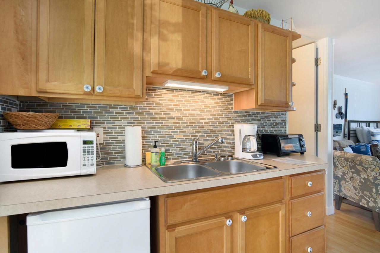 Waterside Suites Saugatuck Esterno foto