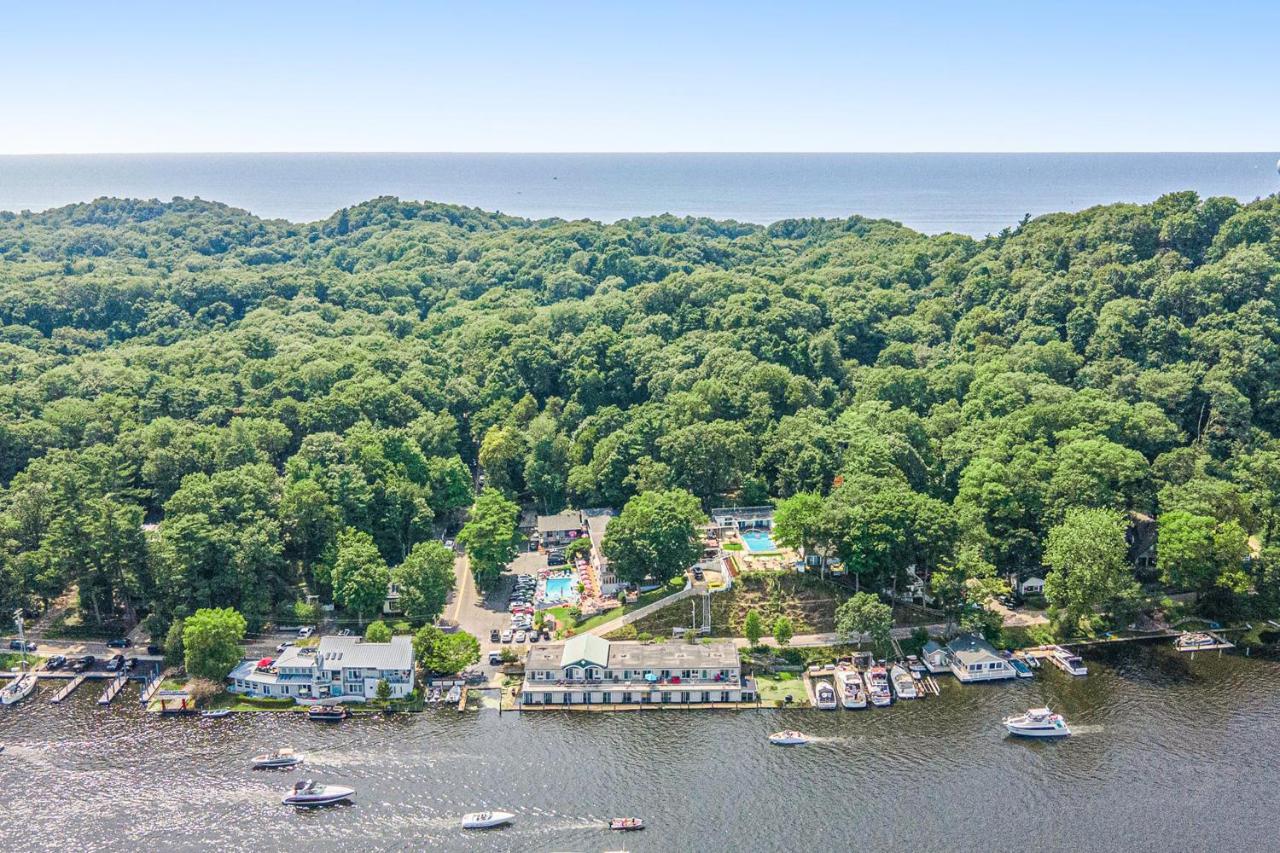Waterside Suites Saugatuck Esterno foto